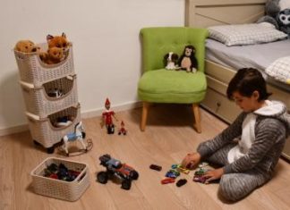 Lipski lanzó » Sal Gal «, un practico conjunto armable de canastos con ruedas