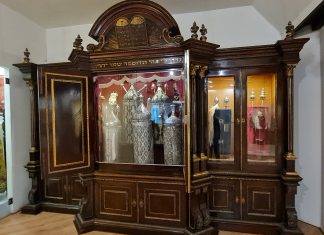 Muy interesante Museo del Patrimonio Judío de Babilonia de la ciudad Or Yehuda