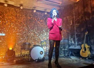 .Lanzamiento del nuevo disco de la cantante Dikla que sale junto a un documental dirigido por Shlomi Elkavetz padre de su hija