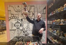 El museo «La hora del juguete» del gran diseñador de moda Yaron Minkowski  ofrece una visión fascinante de la infancia en la Tierra de Israel.