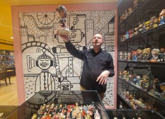 El museo «La hora del juguete» del gran diseñador de moda Yaron Minkowski ofrece una visión fascinante de la infancia en la Tierra de Israel.